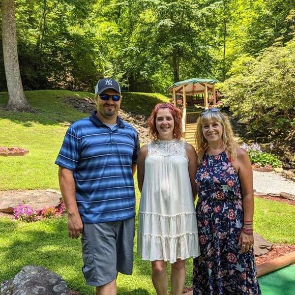 Meet your Posher, Shelly - Picture 1 of 1